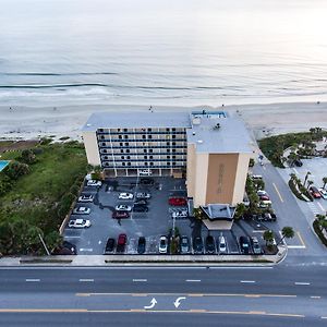 Georgian Inn Beach Club