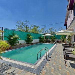 Hotel Golden Berry